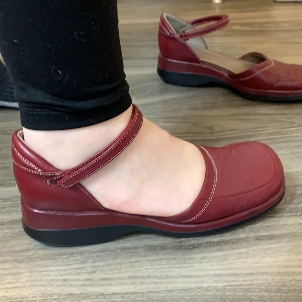 Red / burgundy genuine leather shoes